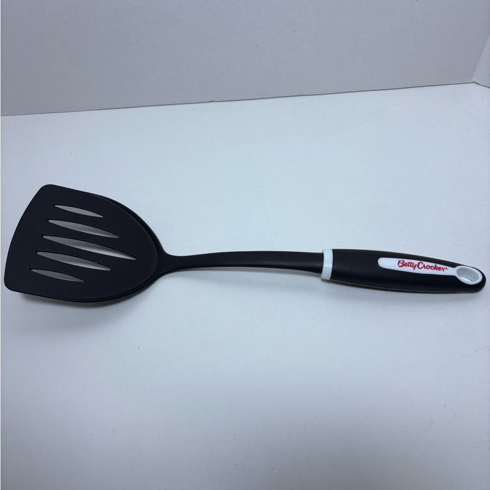 Betty Crocker Black Slotted Spatula